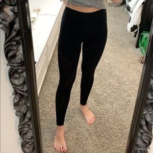 black lululemon leggings